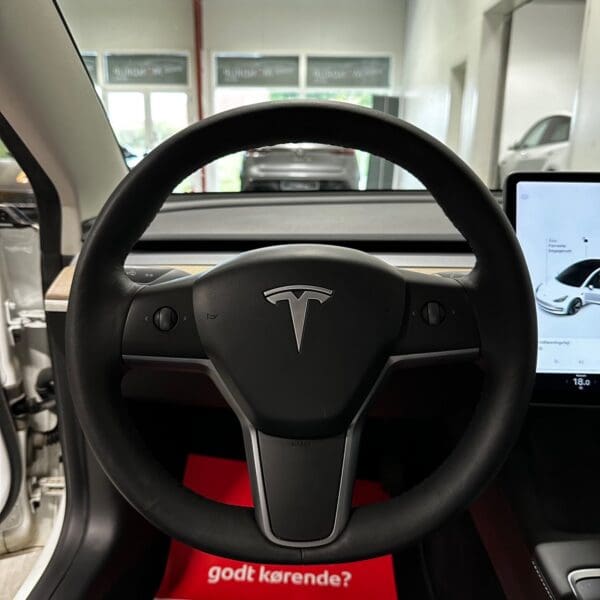 Tesla Model 3 Standard Range+ RWD 2021 - Image 9