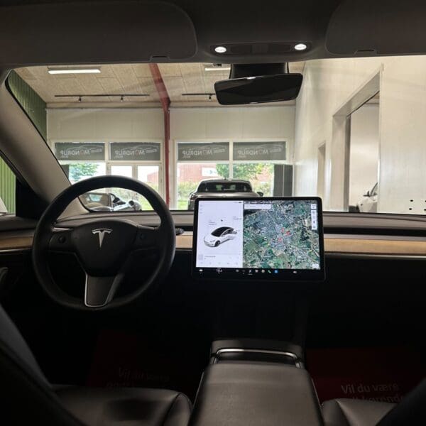 Tesla Model 3 Standard Range+ RWD 2021 - Image 11