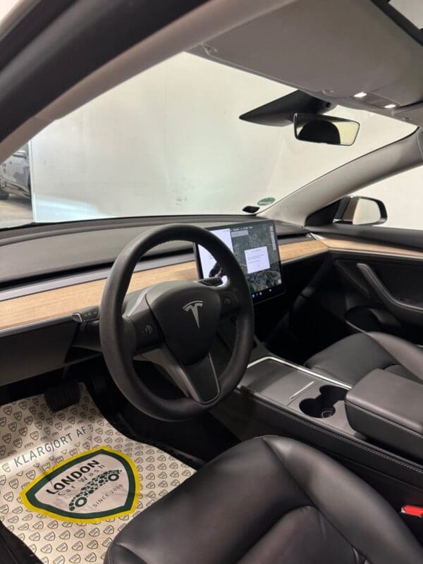 Tesla Model 3 RWD 2021 - Image 4