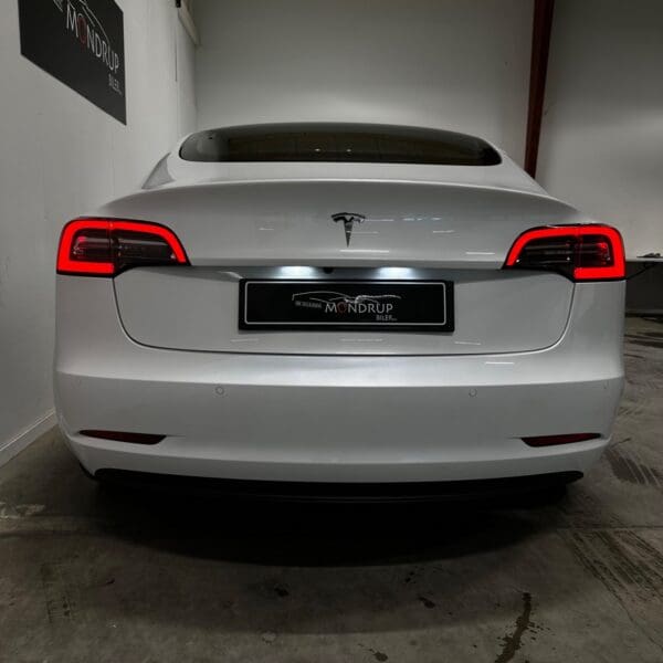 Tesla Model 3 RWD 2022 - Image 4