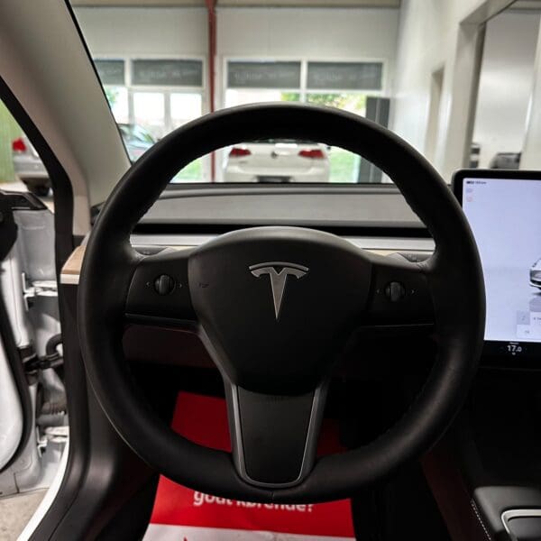 Tesla Model 3 RWD 2022 - Image 11