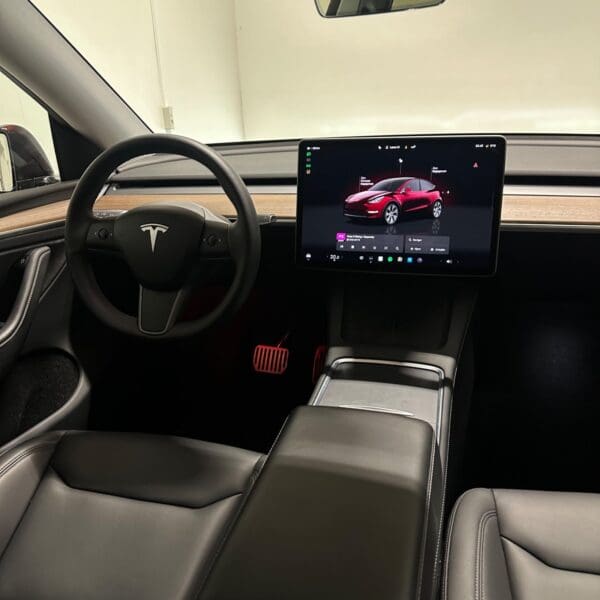 Tesla Model Y RWD 2024 - Image 8