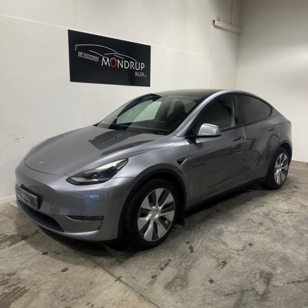 Tesla Model Y Long Range AWD 2023 - Image 2