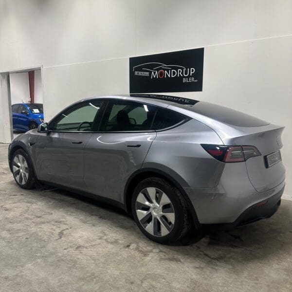 Tesla Model Y Long Range AWD 2023 - Image 3