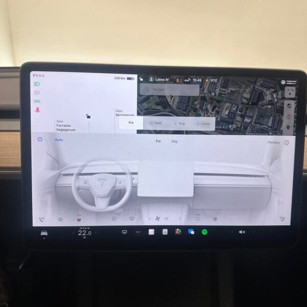 Tesla Model Y Long Range AWD 2023 - Image 13