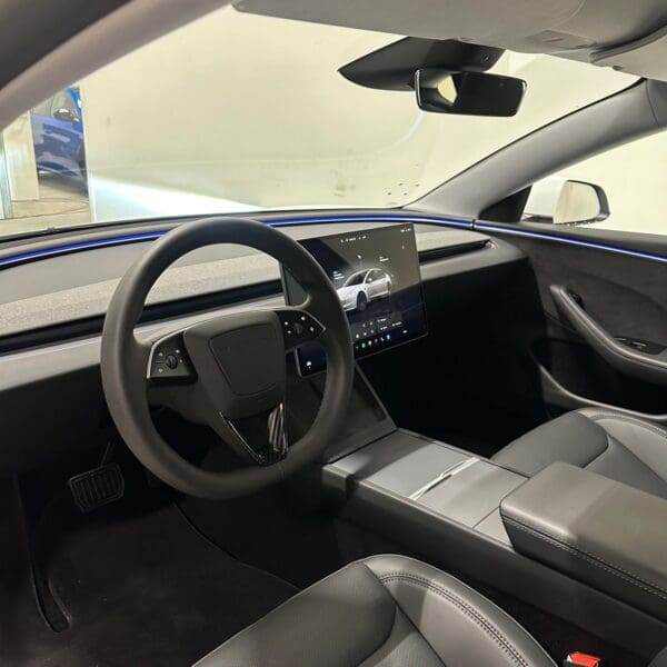 Tesla Model 3 Long Range AWD 2024 - Image 3