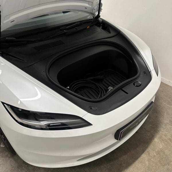 Tesla Model 3 Long Range AWD 2024 - Image 6