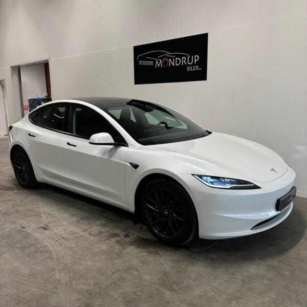 Tesla Model 3 Long Range AWD 2024 - Image 17