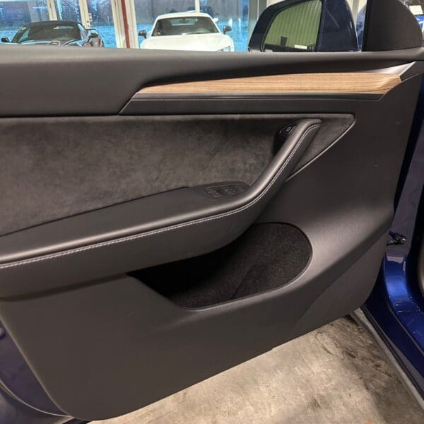 Tesla Model Y RWD 2023 - Image 5