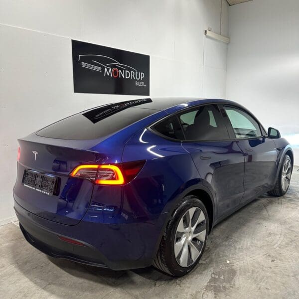 Tesla Model Y RWD 2023 - Image 11