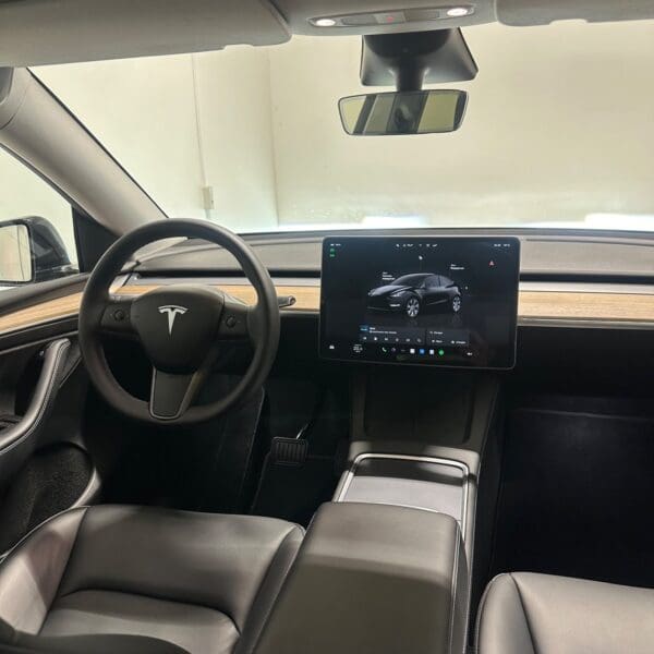 Tesla Model Y RWD 2023 - Image 10