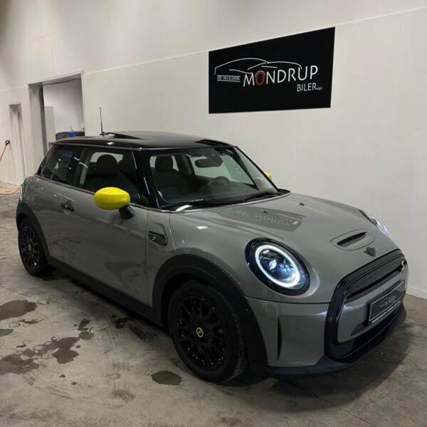 MINI Cooper SE Yours Lounge 2022 - Image 8