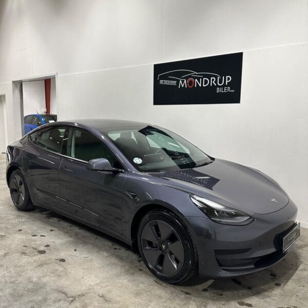 Tesla Model 3 RWD 2023 - Image 2