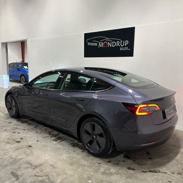 Tesla Model 3 RWD 2023 - Image 3