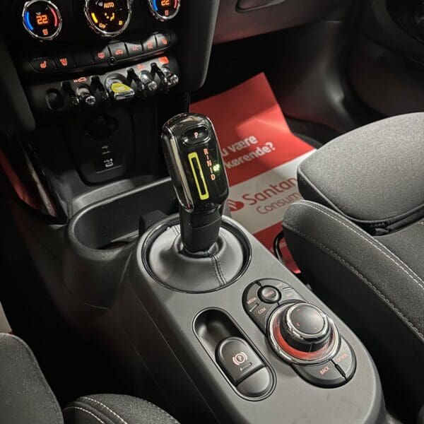 MINI Cooper SE Essential Trim 2021 - Image 17