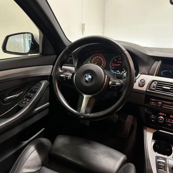 BMW 530d Touring M-Sport aut. 2014 - Image 11