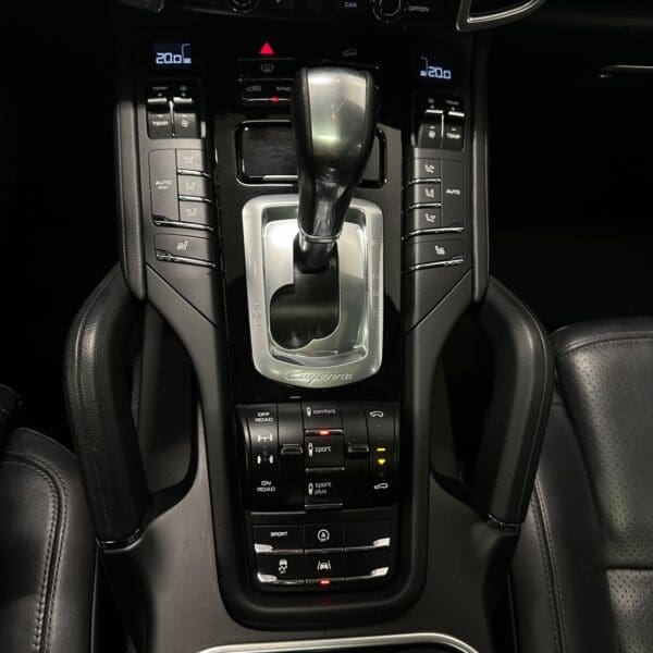 Porsche Cayenne D Tiptr. 2015 - Image 11