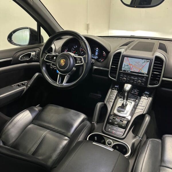 Porsche Cayenne D Tiptr. 2015 - Image 12