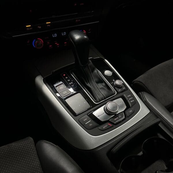 Audi A6 TDi 190 S-line Avant S-tr. 2015 - Image 23