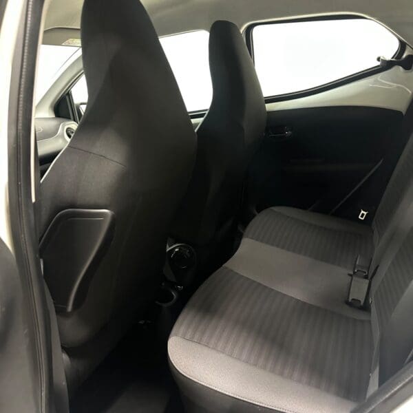 Toyota Aygo VVT-i x-play 2018 - Image 6