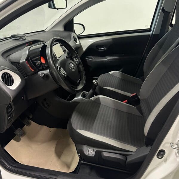 Toyota Aygo VVT-i x-play 2018 - Image 7