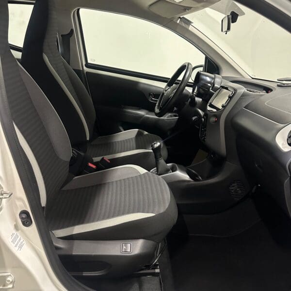 Toyota Aygo VVT-i x-play 2018 - Image 14