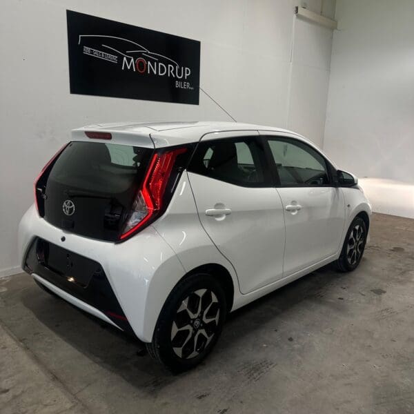 Toyota Aygo VVT-i x-play 2018 - Image 15