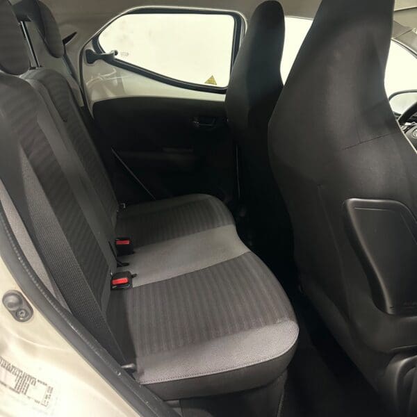 Toyota Aygo VVT-i x-play 2018 - Image 16