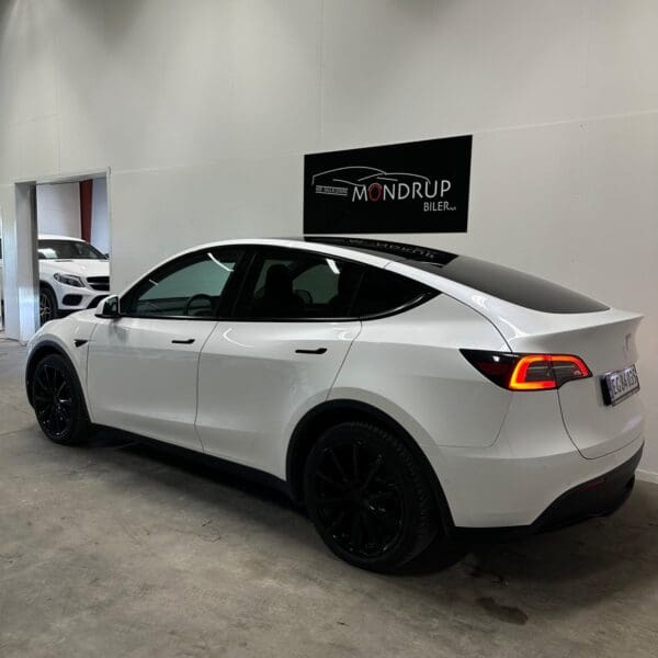 Tesla Model Y Long Range AWD 2022 - Image 2
