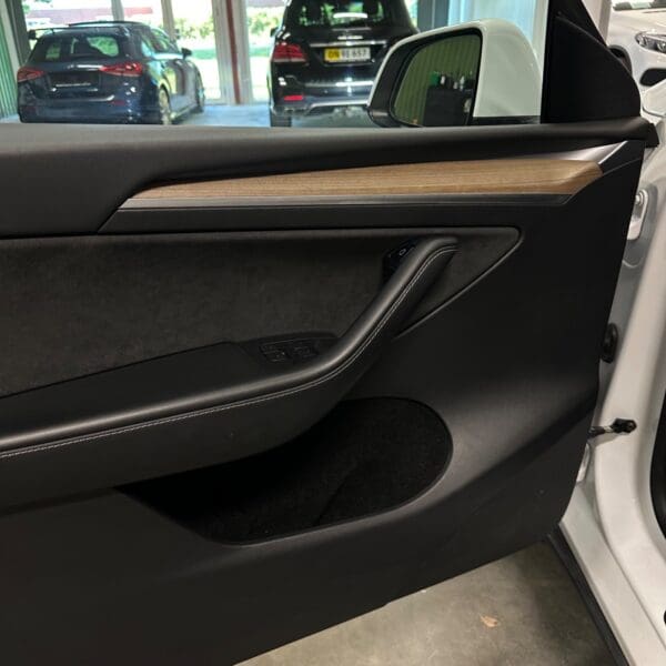Tesla Model Y Long Range AWD 2022 - Image 8