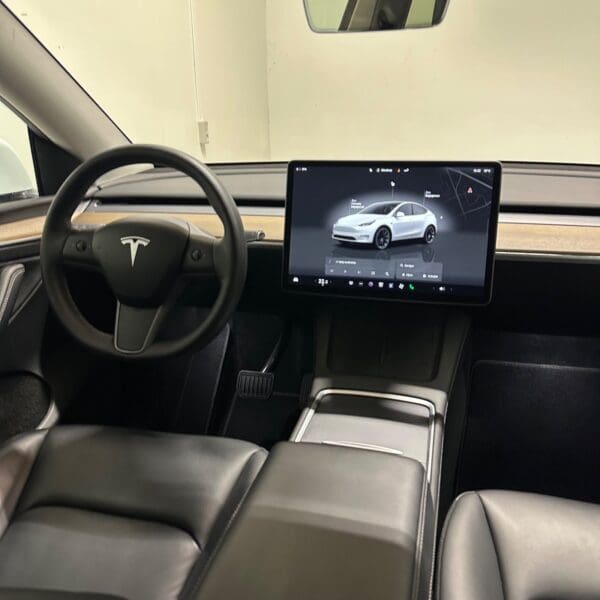Tesla Model Y Long Range AWD 2022 - Image 10