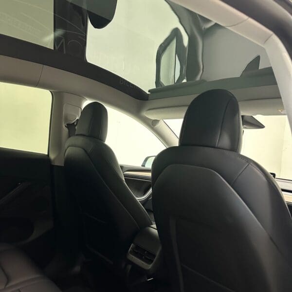 Tesla Model Y Long Range AWD 2022 - Image 11