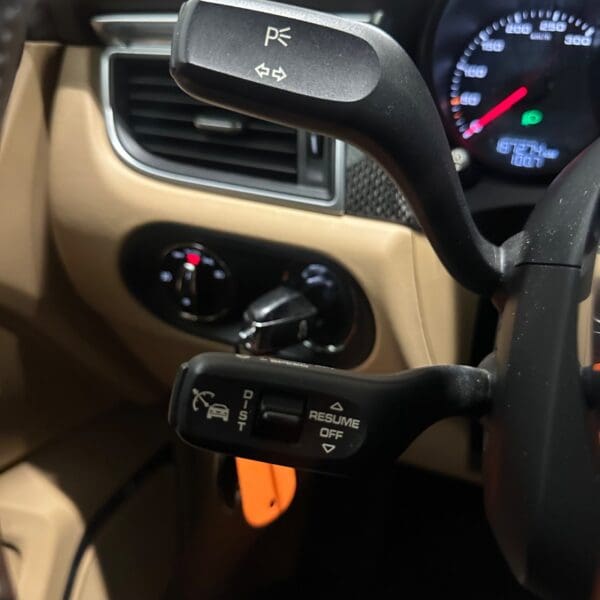 Porsche Macan Turbo PDK 2015 - Image 11