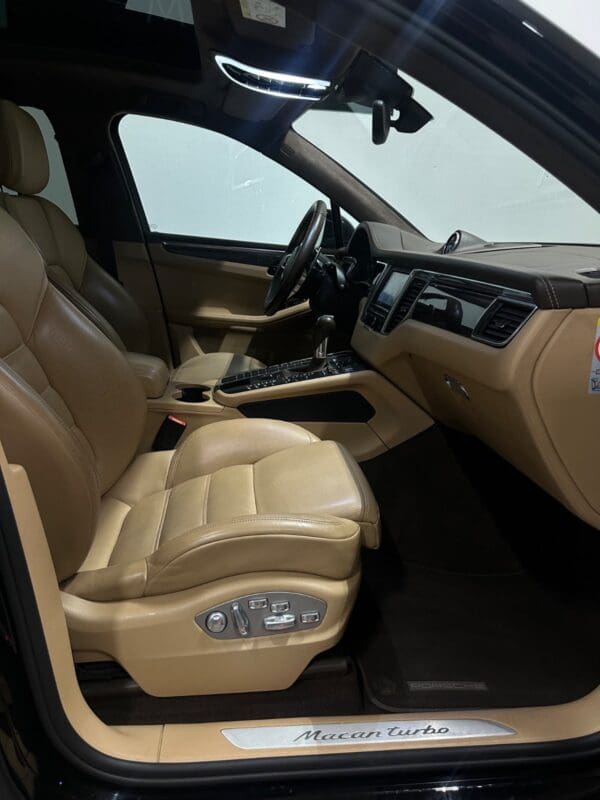 Porsche Macan Turbo PDK 2015 - Image 16