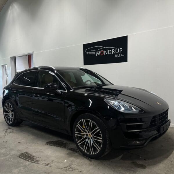 Porsche Macan Turbo PDK 2015 - Image 19