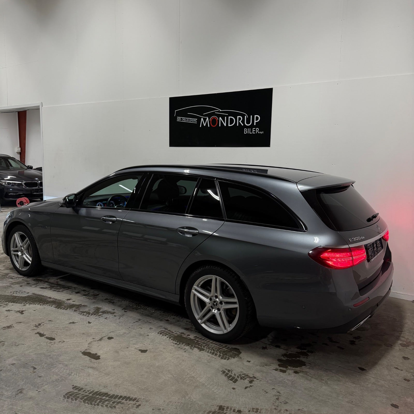 Mercedes E300 de AMG Line stc. aut. 2019 - Billede 2