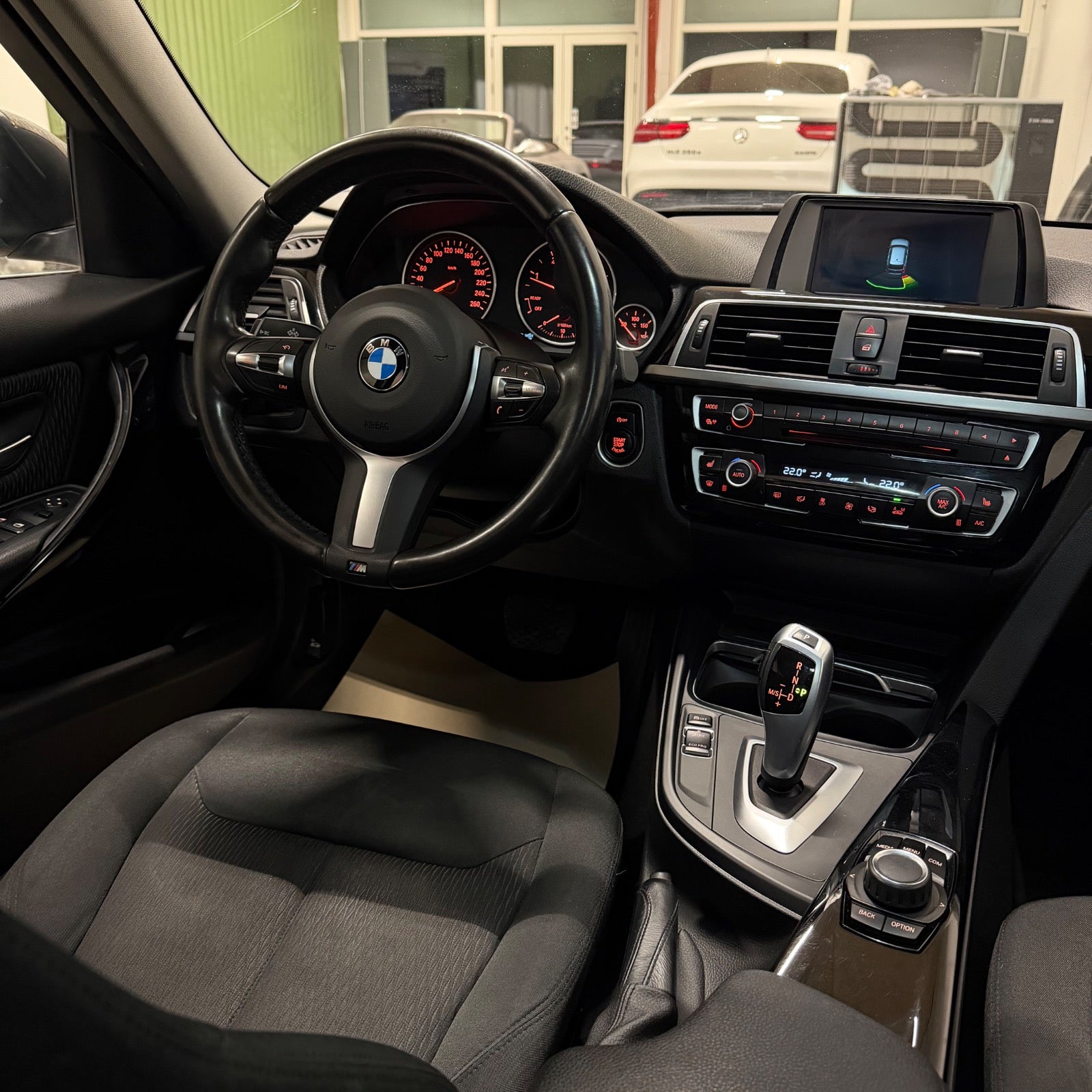 BMW 320d Touring aut. 2018 - Billede 3