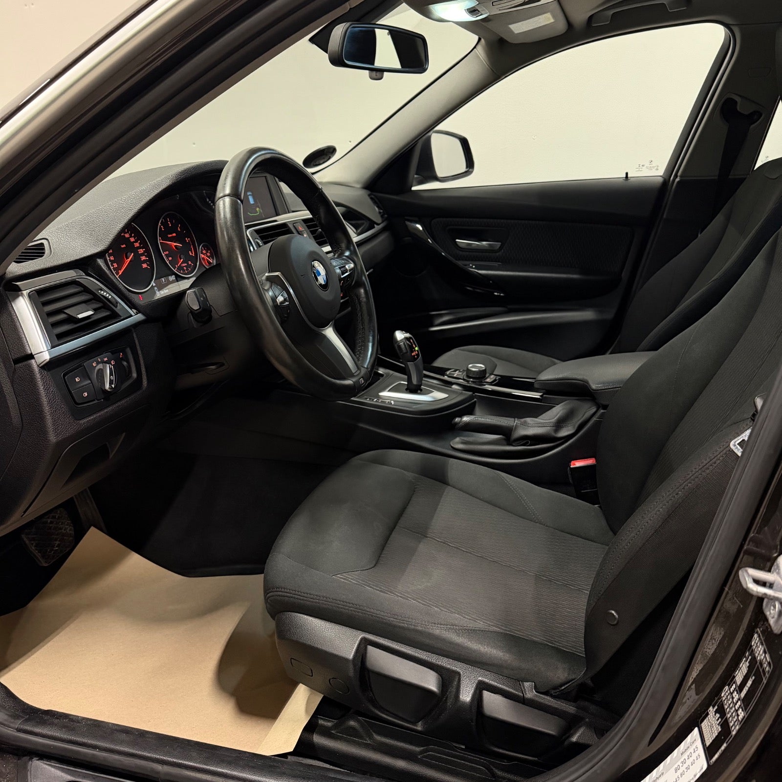 BMW 320d Touring aut. 2018 - Billede 6