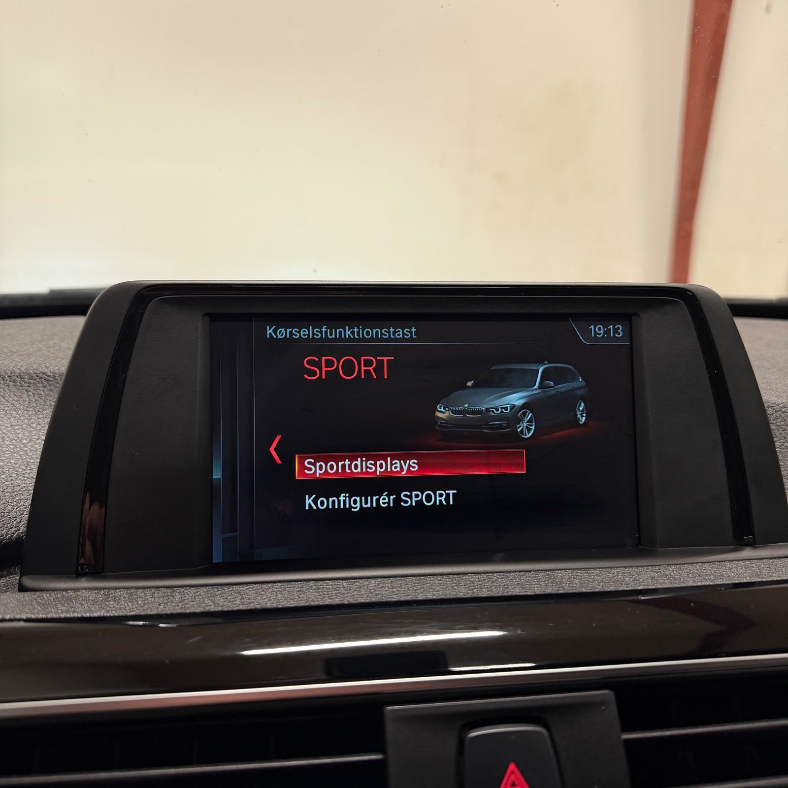 BMW 320d Touring aut. 2018 - Billede 16