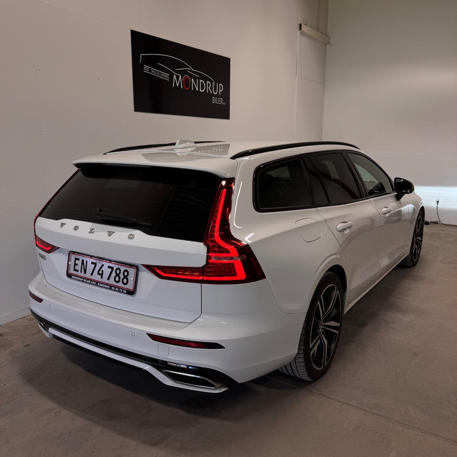 Volvo V60 T6 ReCharge R-Design aut. AWD 2022