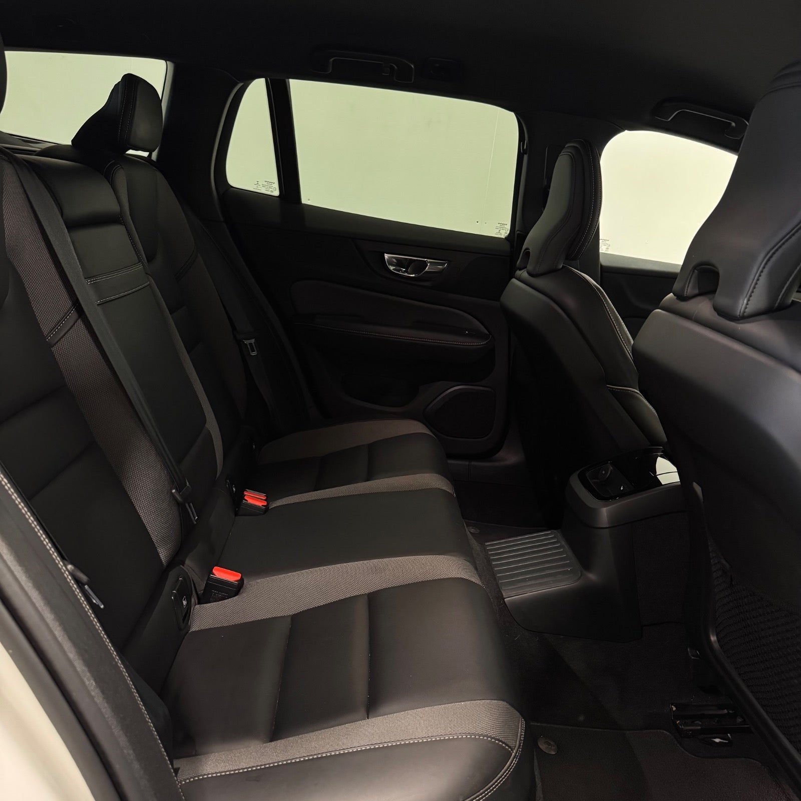 Volvo V60 T6 ReCharge R-Design aut. AWD 2022