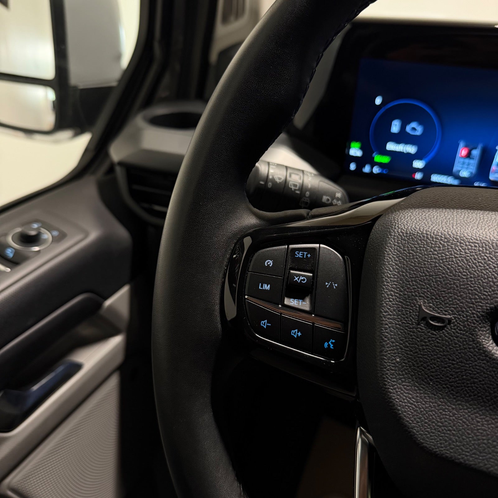 Ford Tourneo Custom 340 L1 PHEV Titanium X CVT 2025