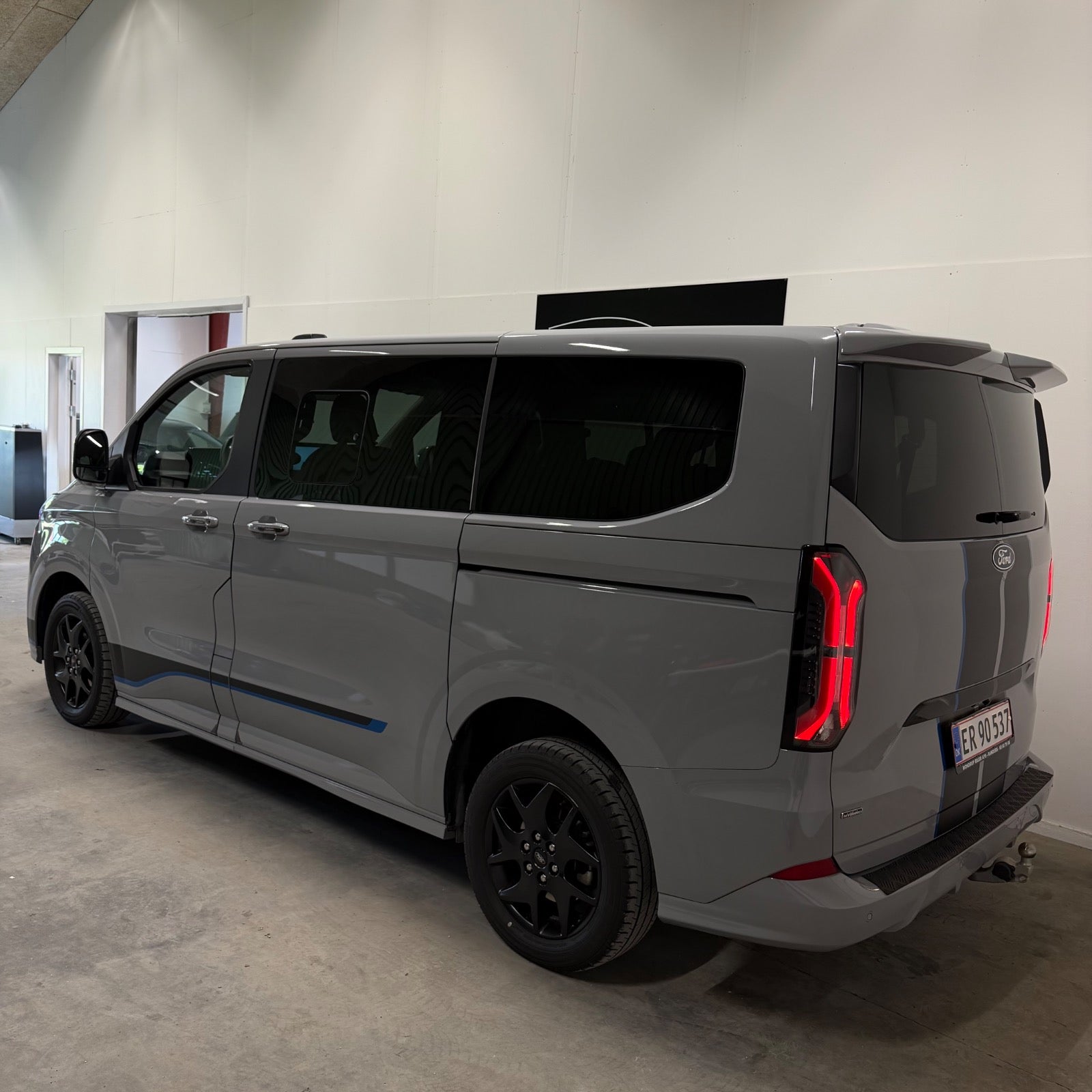 Ford Tourneo Custom 340 L1 PHEV Titanium X CVT 2025