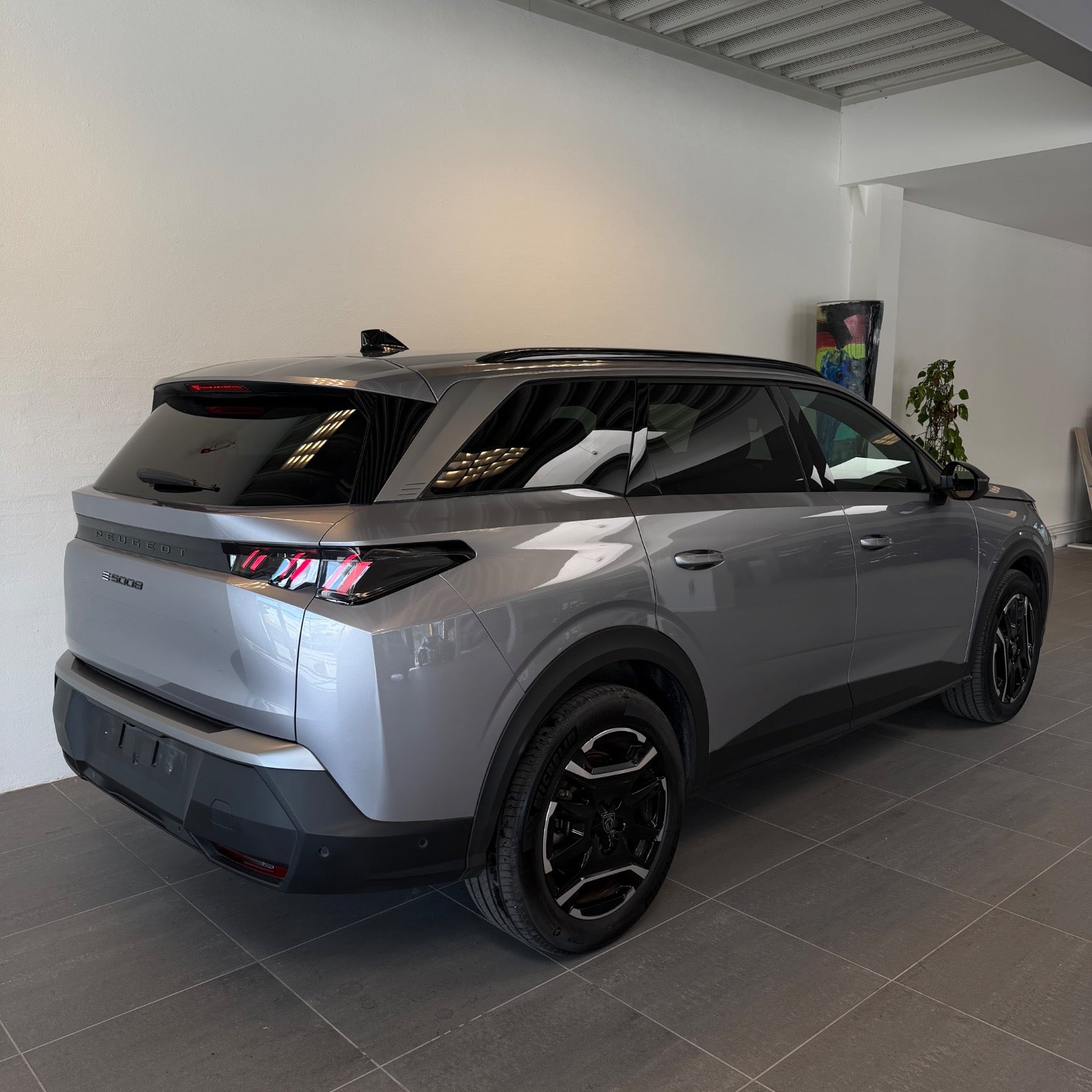 Peugeot e-5008 Allure 7prs 2025
