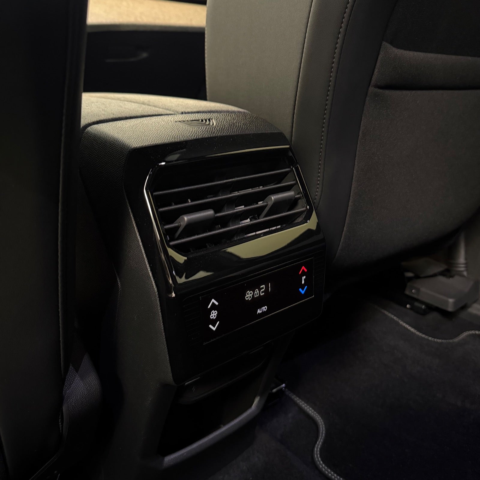 Peugeot e-5008 Allure 7prs 2025