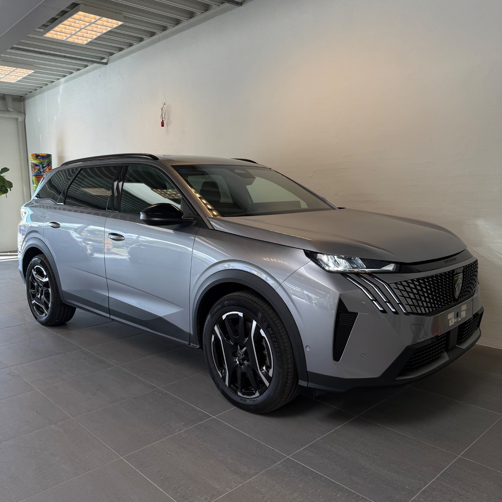 Peugeot e-5008 Allure 7prs 2025