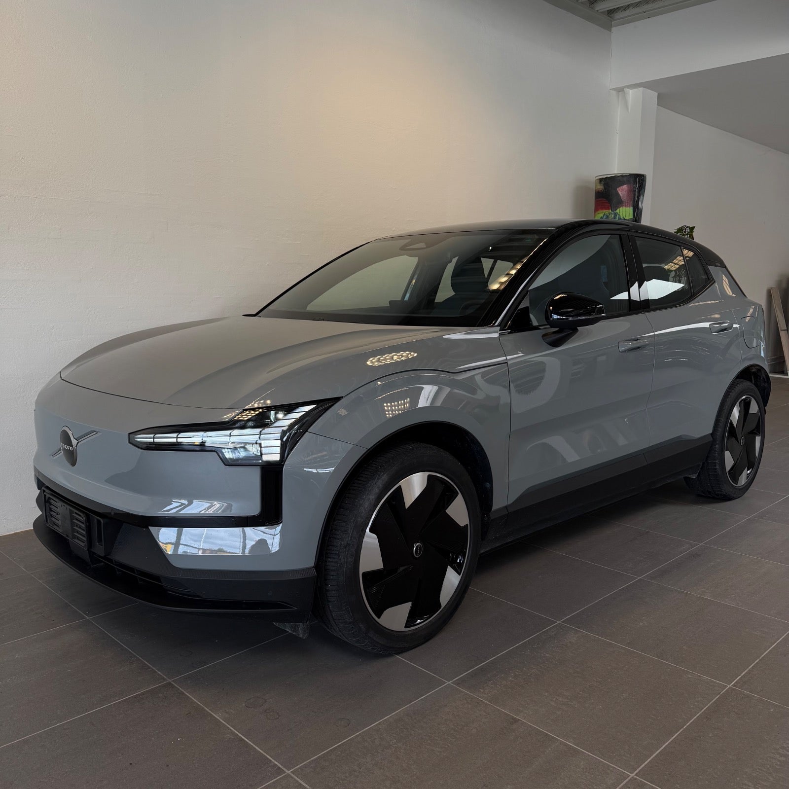 Volvo EX30 Extended Range Plus 2024