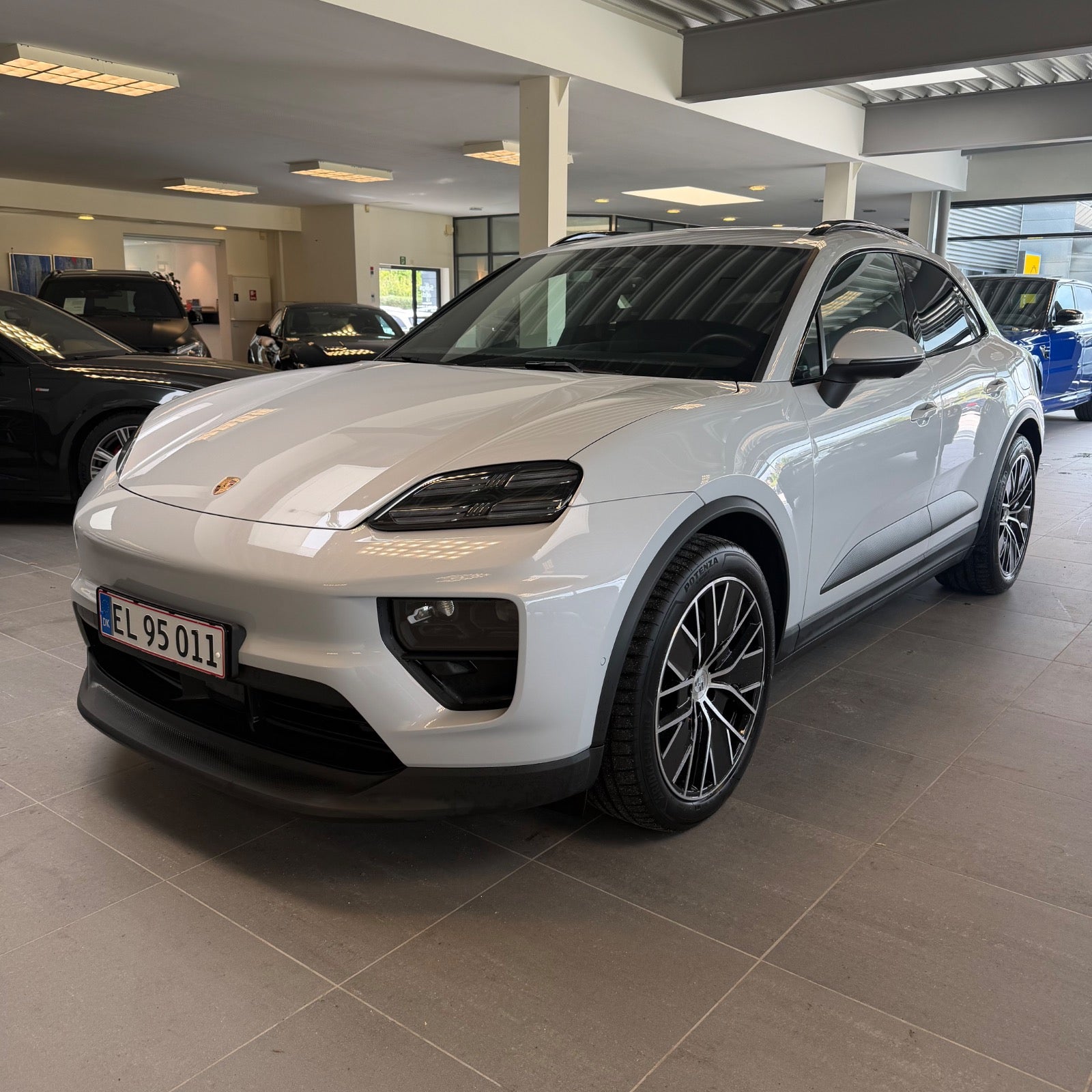 Porsche Macan 4 2025
