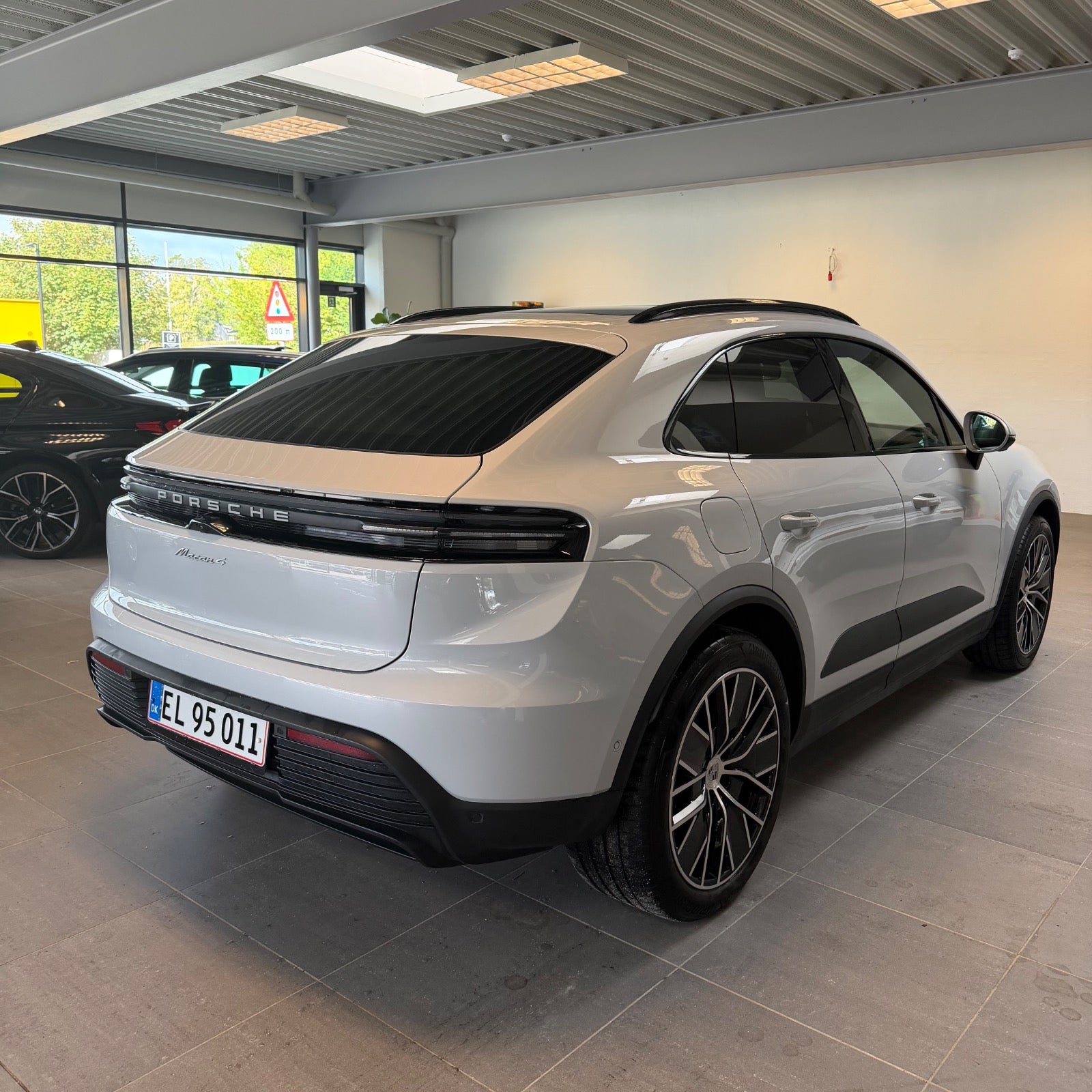 Porsche Macan 4 2025